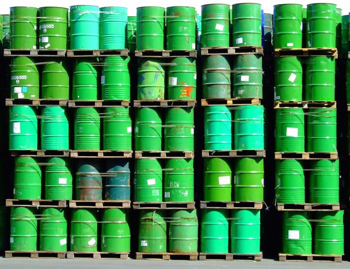 Oil jumps 7% after Trump orders naval blockade of Hormuz; bitcoin (BTC) extends losses
