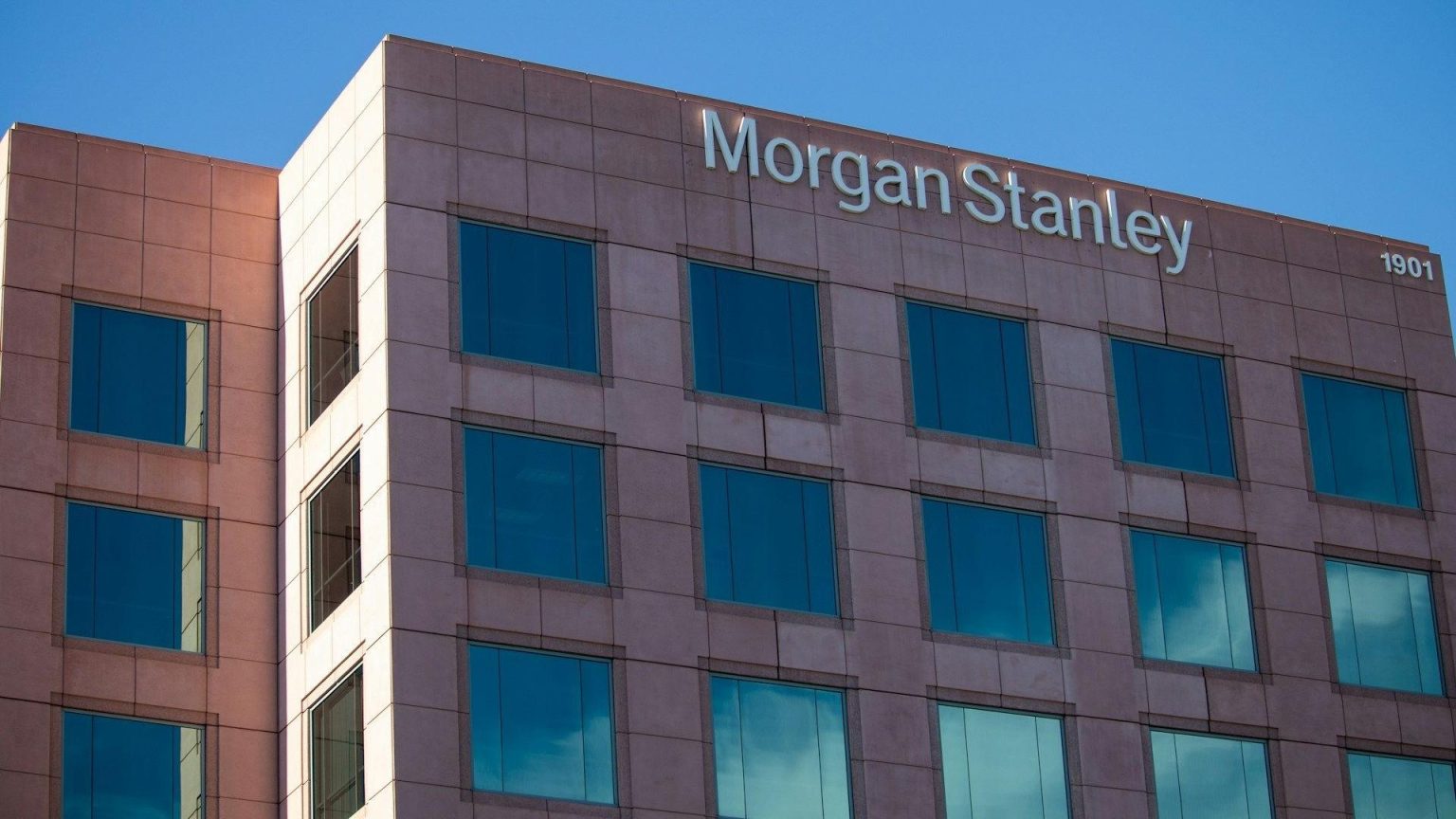 Morgan Stanley execs admit the traditional 9-to-5 banking day is officially dying